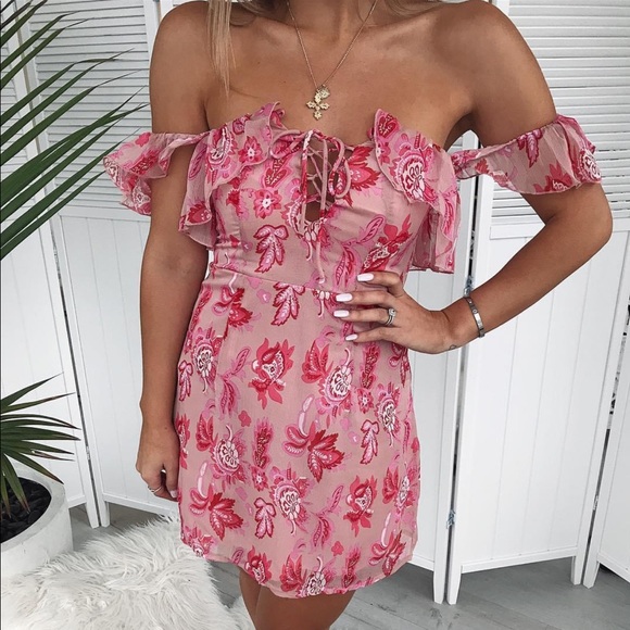 White Fox Boutique Dresses & Skirts - SOLD White Fox Boutique 🌸 Same Love Floral Dress